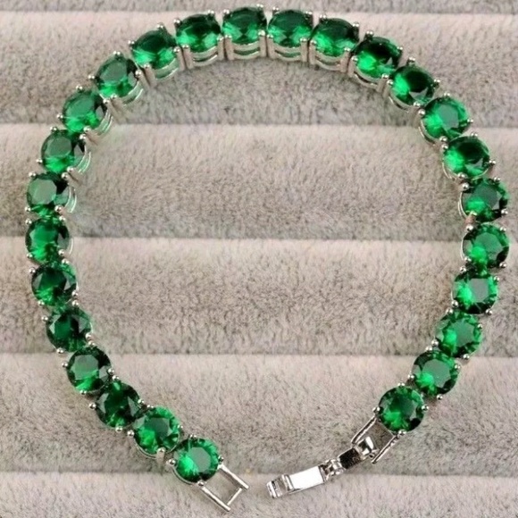 Green Emerald Tennis Bracelet - 7" - Picture 6 of 6